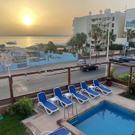 Serafy City Center Hostel And Pool For Foreigners Adults Only Hurghada Eksteriør billede