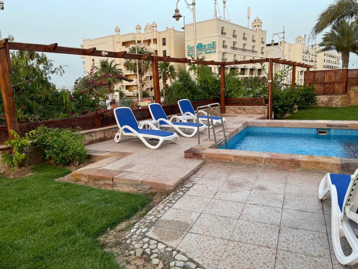 Serafy City Center Hostel And Pool For Foreigners Adults Only Hurghada Eksteriør billede