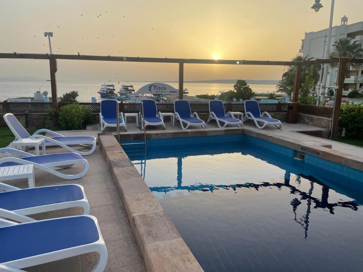 Serafy City Center Hostel And Pool For Foreigners Adults Only Hurghada Eksteriør billede