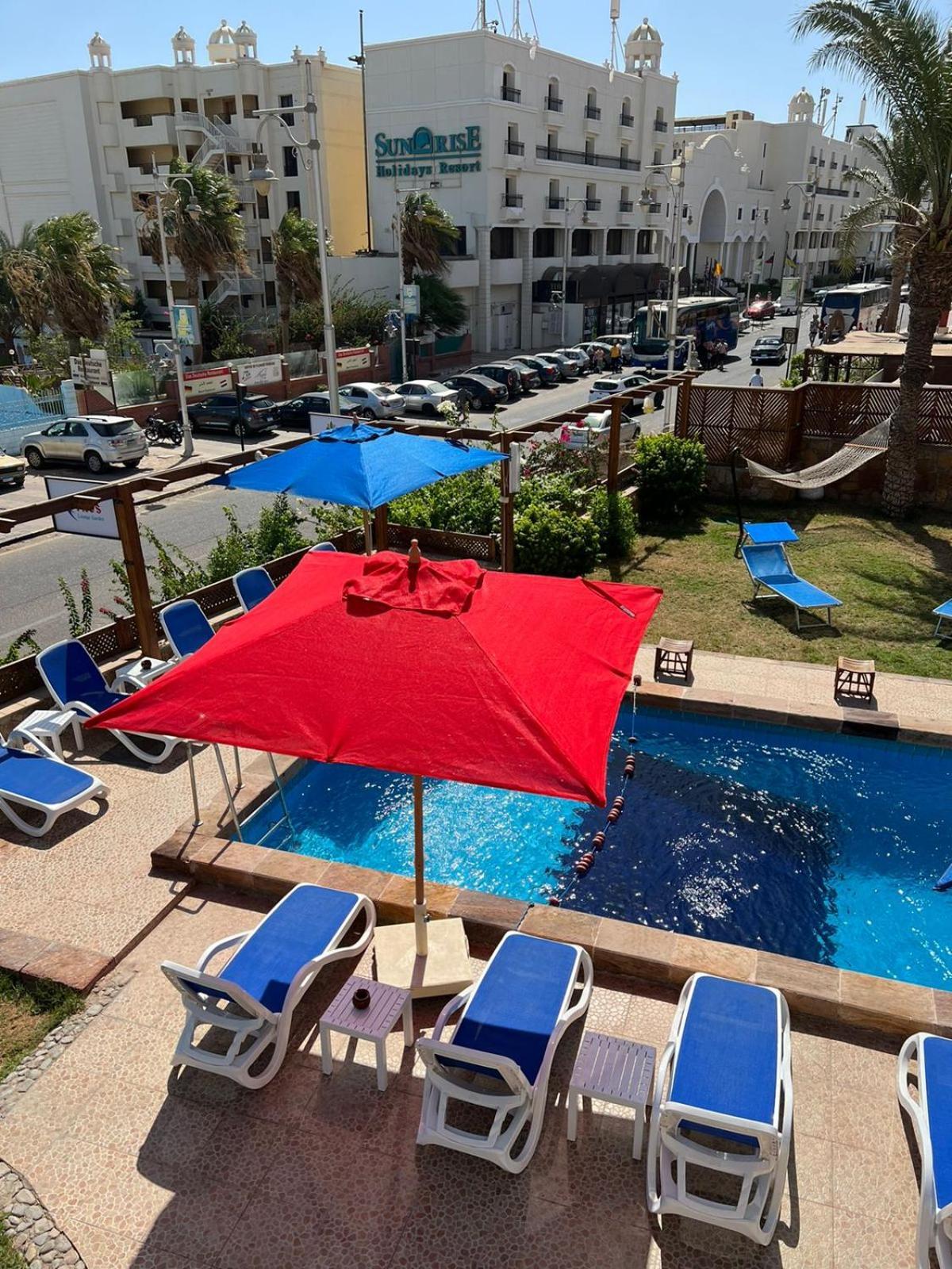 Serafy City Center Hostel And Pool For Foreigners Adults Only Hurghada Eksteriør billede