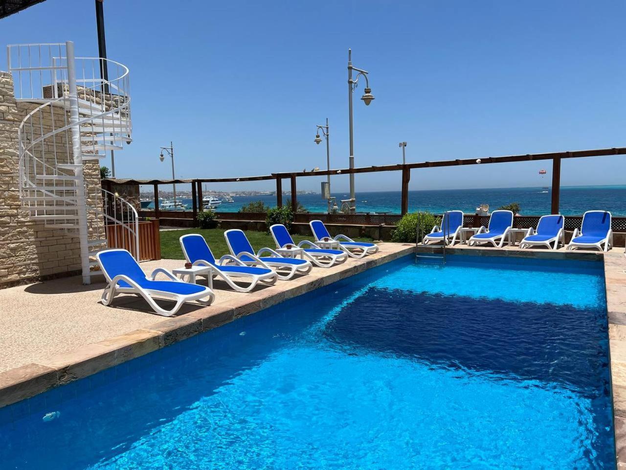 Serafy City Center Hostel And Pool For Foreigners Adults Only Hurghada Eksteriør billede