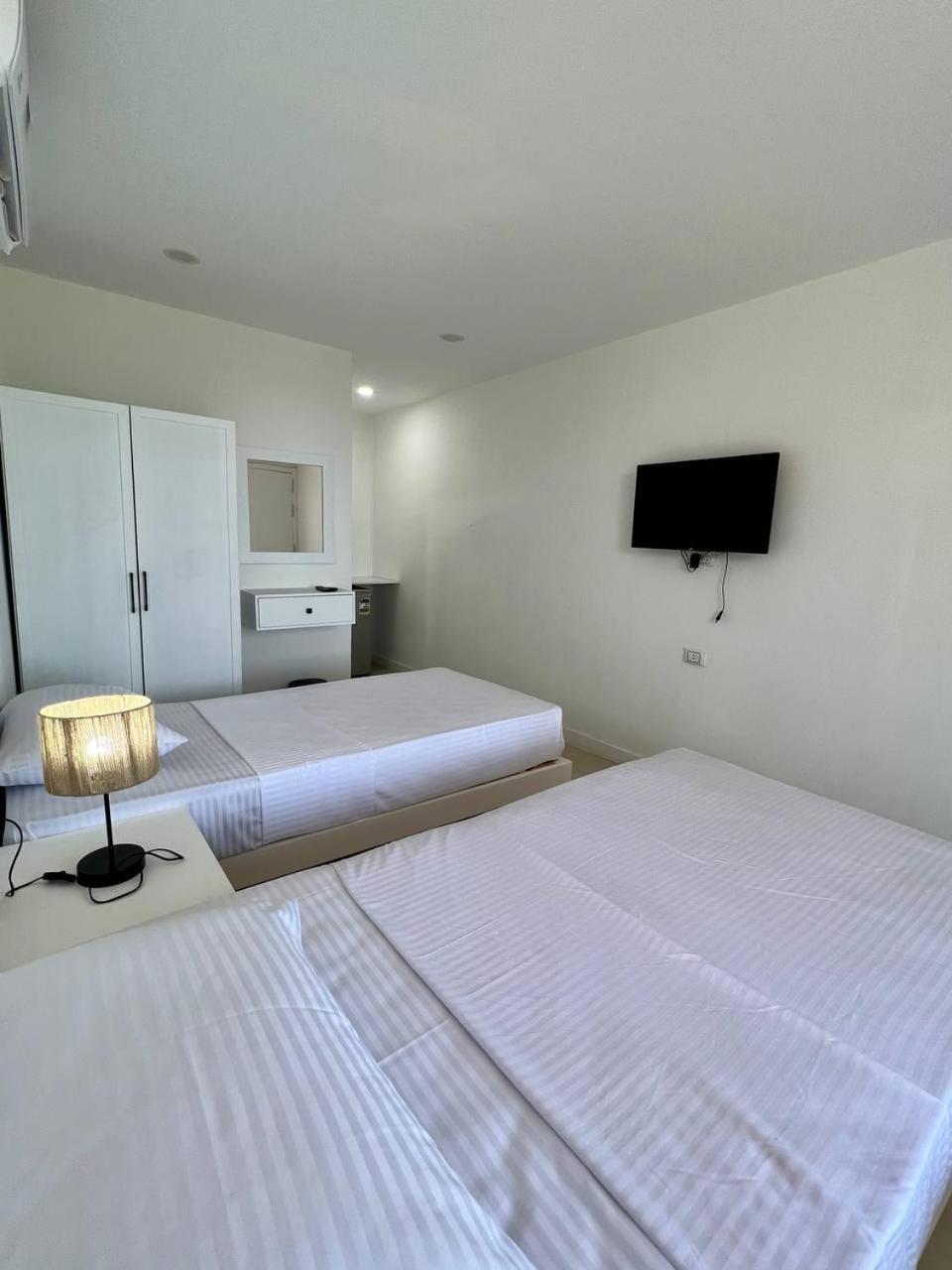 Serafy City Center Hostel And Pool For Foreigners Adults Only Hurghada Eksteriør billede