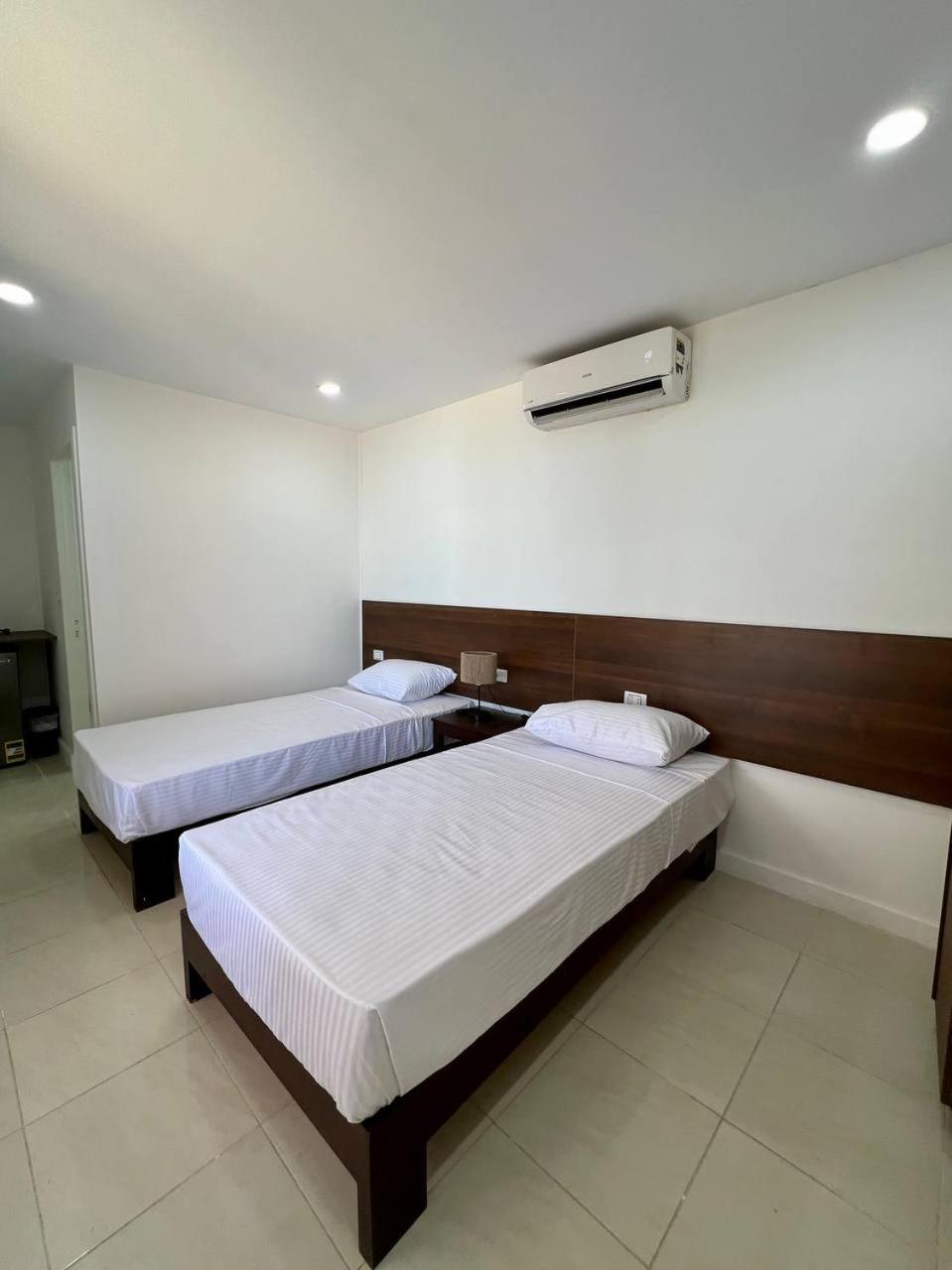 Serafy City Center Hostel And Pool For Foreigners Adults Only Hurghada Værelse billede