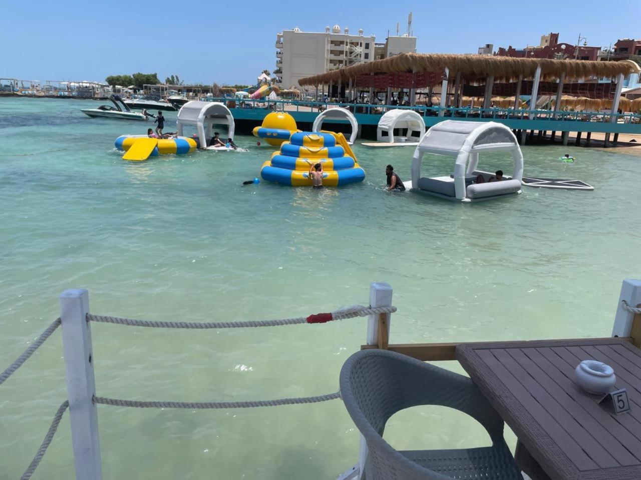 Serafy City Center Hostel And Pool For Foreigners Adults Only Hurghada Eksteriør billede