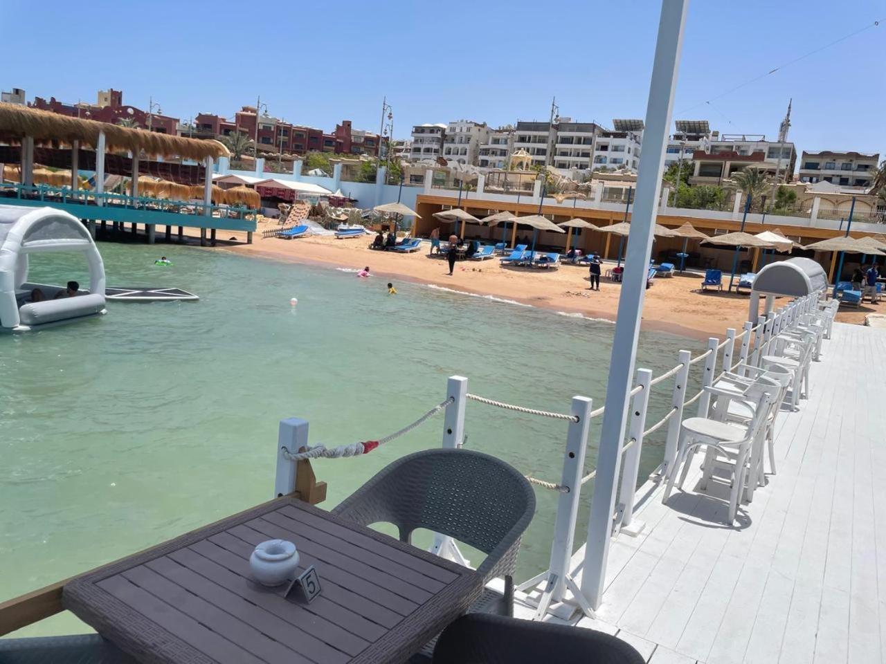 Serafy City Center Hostel And Pool For Foreigners Adults Only Hurghada Eksteriør billede